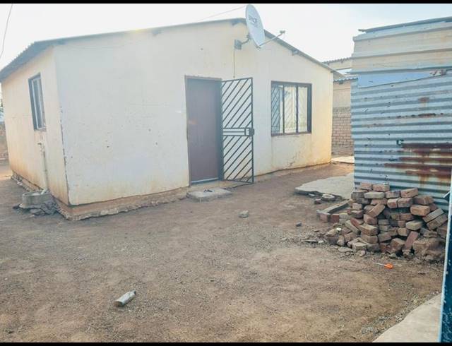 2 BEDROOM HOUSE FOR SALE IN SOSHANGUVE SOUTH